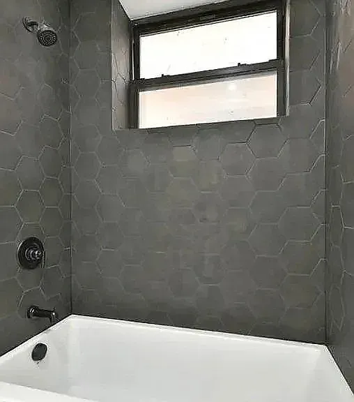 5731 N Winthrop Ave #2 — Photo 4