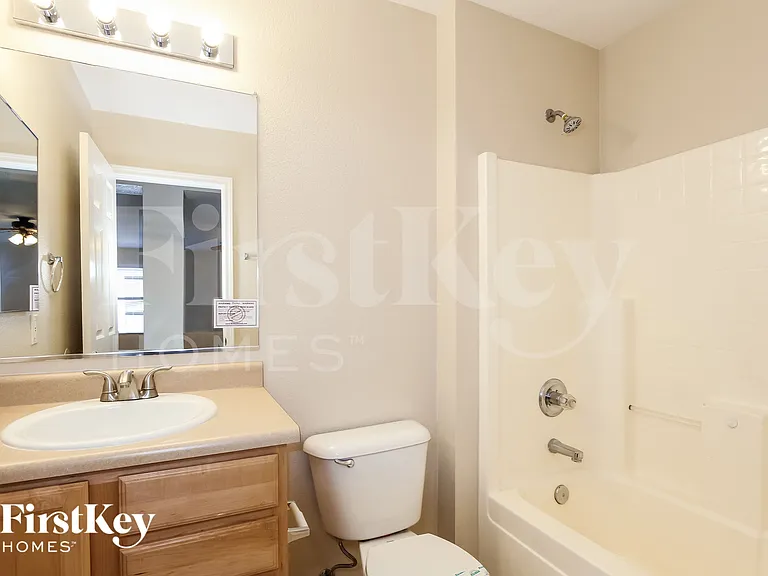 15552 W Port Au Prince Ln — Photo 14