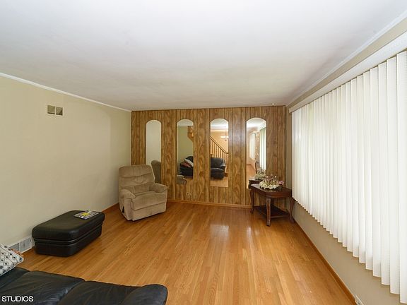 5th image of 4728 Kolze Ave