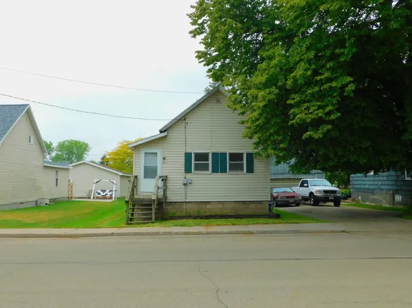 612 Ogden St, Marinette, WI 54143