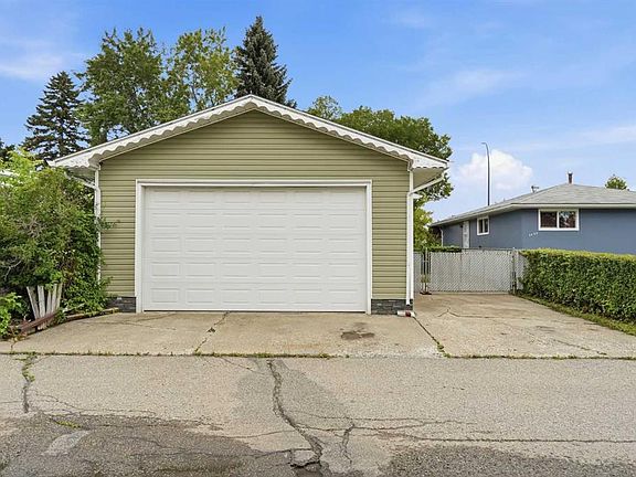 4th image of 3433 S 33a Ave SE