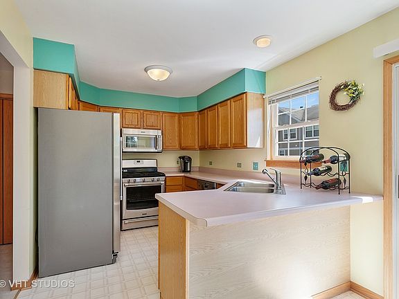 3rd image of 724 Tiffany Ct