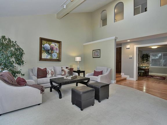 5th image of 635 Spring Hill Dr