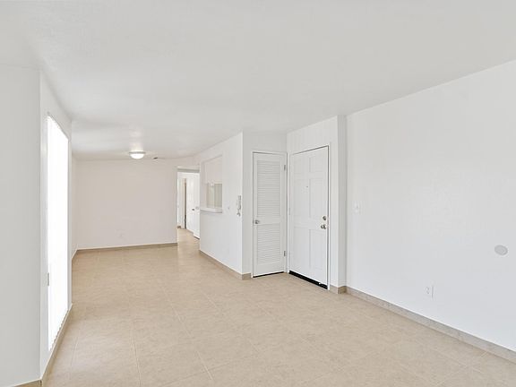 4th image of 328 E Providencia Ave #205L