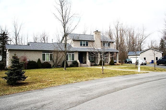 1st image of 12 Honeybee Ln