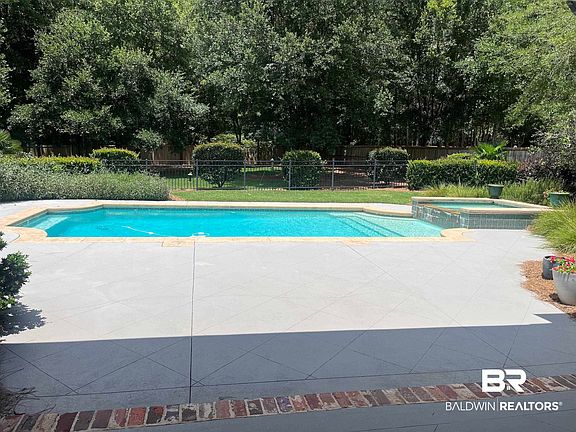 5th image of 565 Falling Water Blvd