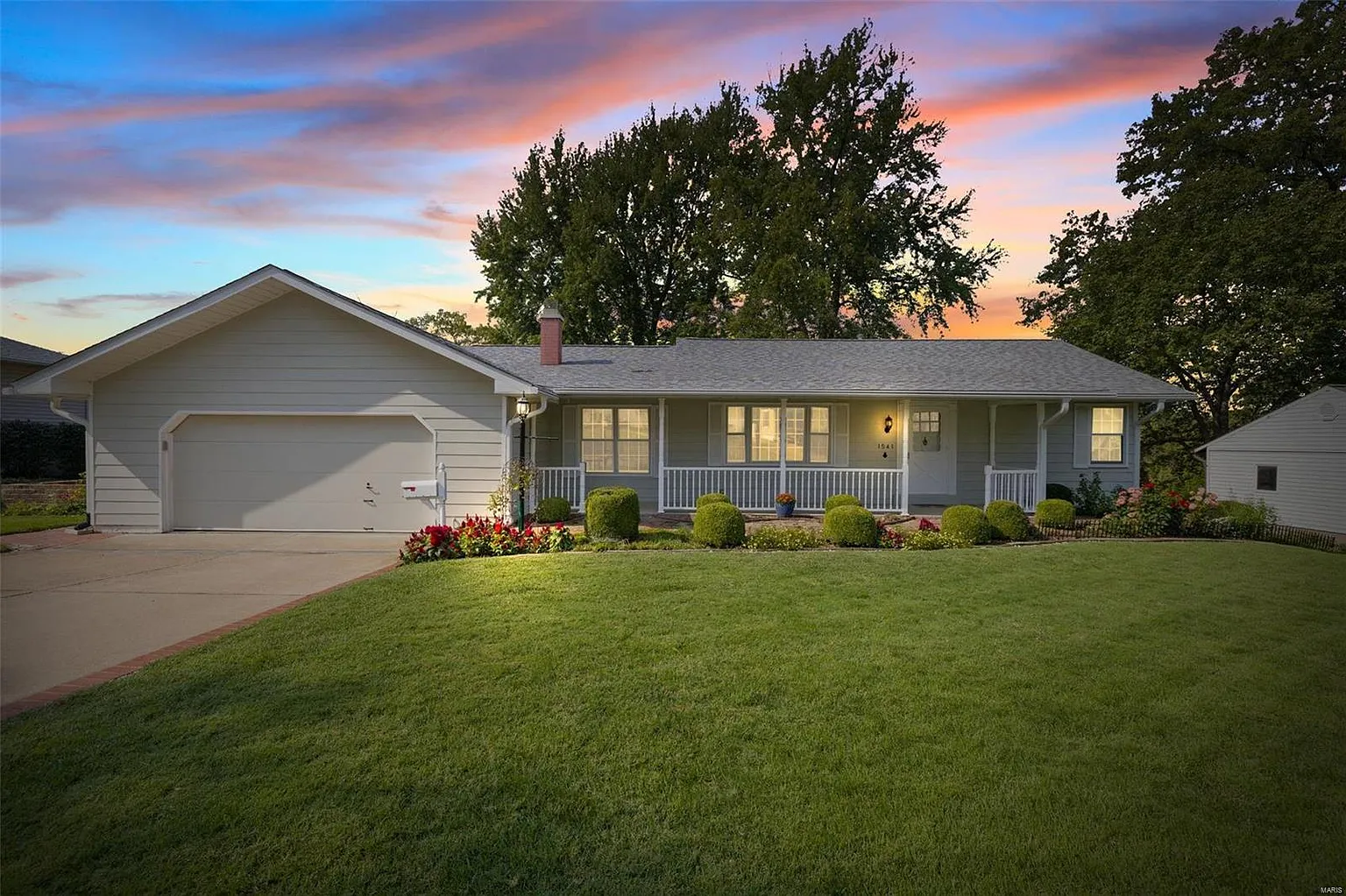1541 Grant Ridge Ln photo 1