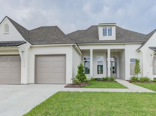 102 Windmill Palm Ln, Youngsville, LA 70592