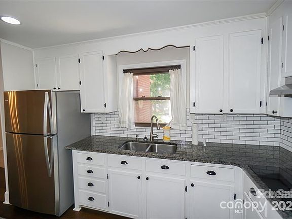 5th image of 4824 Harcourt Ln