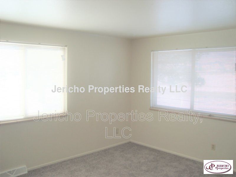 Remodeled 2 Story Wheat Ridge Duplex W/ Garage, Fe 5140 Tabor St