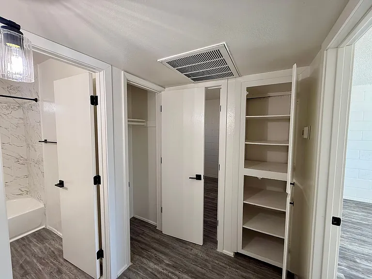 9514 N. 8th St — Photo 10