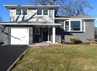 119 W Willow St, Colonia, NJ 07067