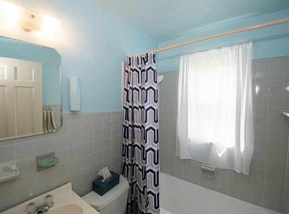5th image of 1014 Culver Pl