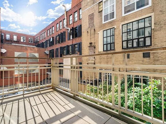 5th image of 124 W 23rd St APT 4C