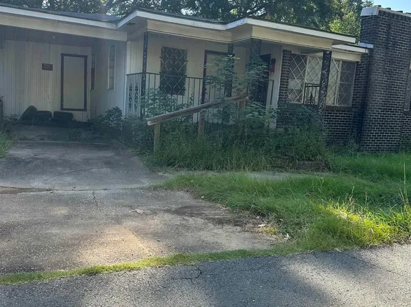 215 Cedar St, Jonesboro, LA 71251