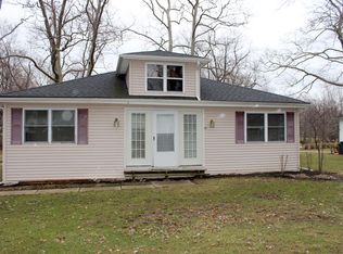 7281 Lake Rd APT 3, Madison, OH 44057