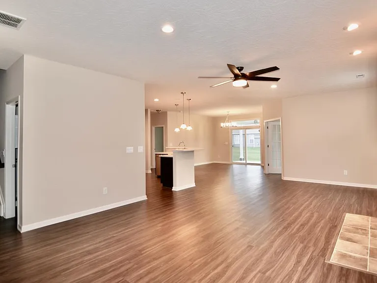 164 Broadmoore Blvd — Photo 4