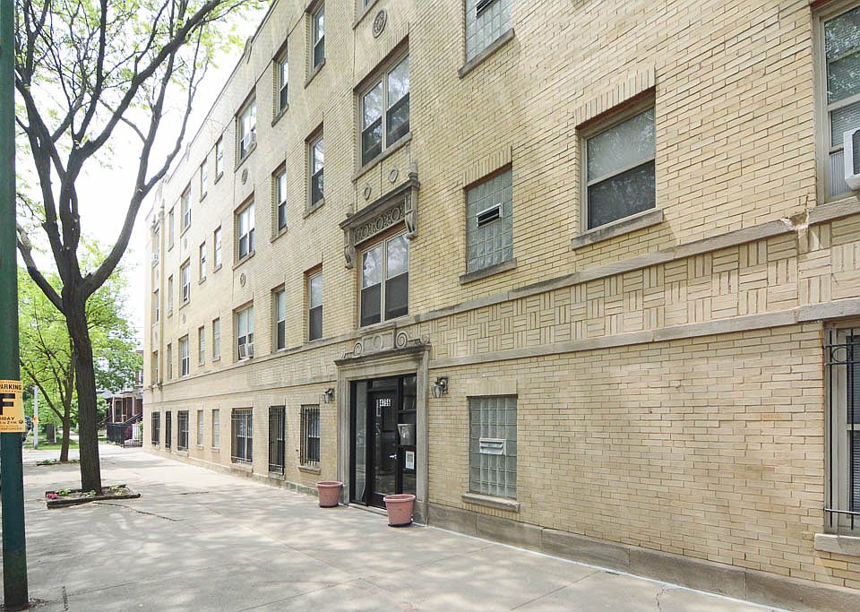 1st image of 4756 N Maplewood Unit 205