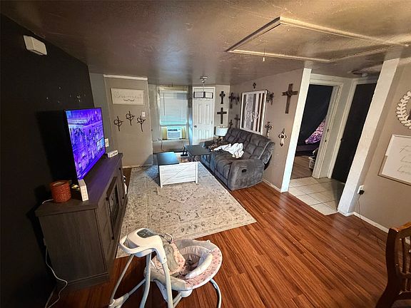 5th image of 5505 Urbanview St