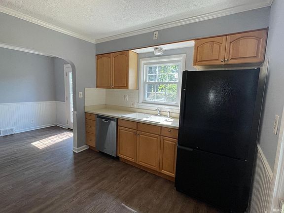 3rd image of 4735 Violet Dr