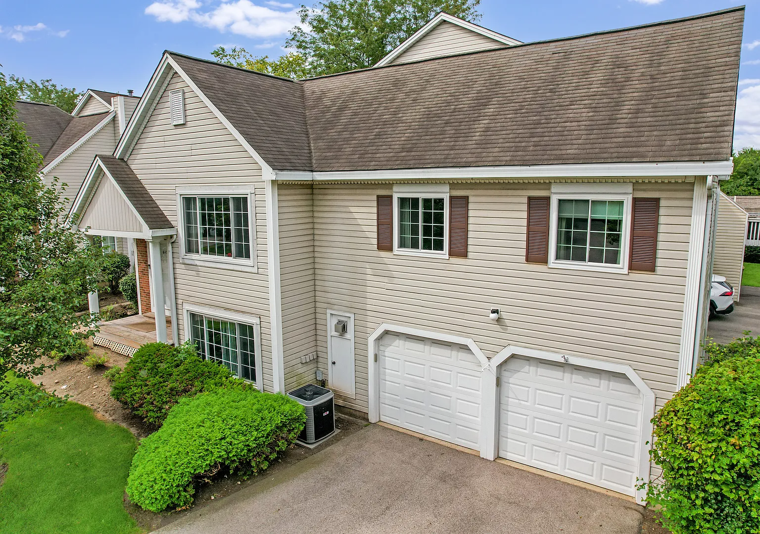2 bed, 1.5 bath, 1336 sqft, $2,495 — Photo 1