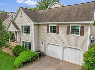 6412 Fremont Dr #6412, Hanover Park, IL 60133