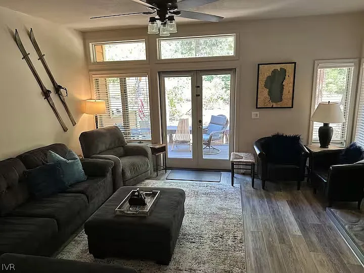 2 bed, 2.0 bath, 1089 sqft, $3,700 — Photo 4
