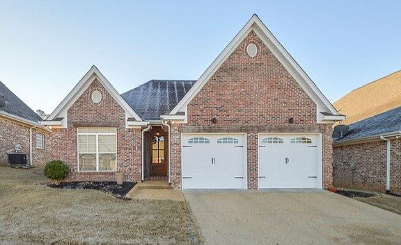 1st image of 318 Leigh Ln