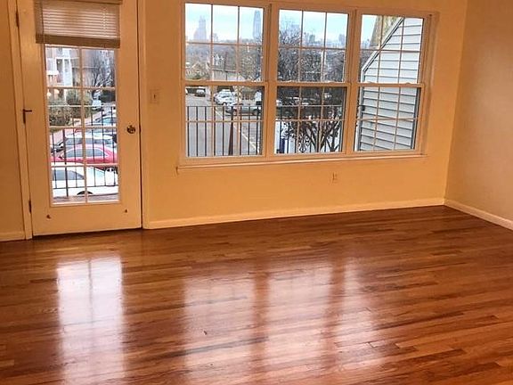 5th image of 309 Undercliff Ave #309