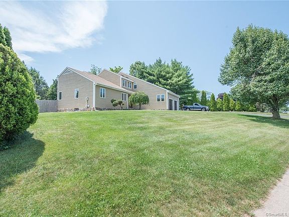 3rd image of 22 Sandy Dr