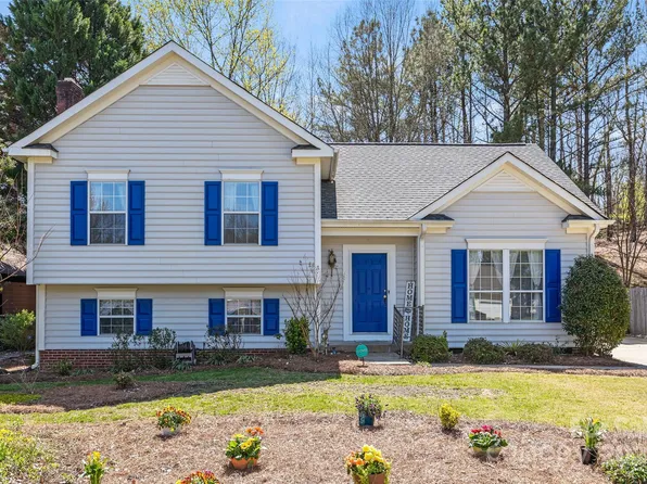 12703 Diamond Dr, Pineville, NC 28134