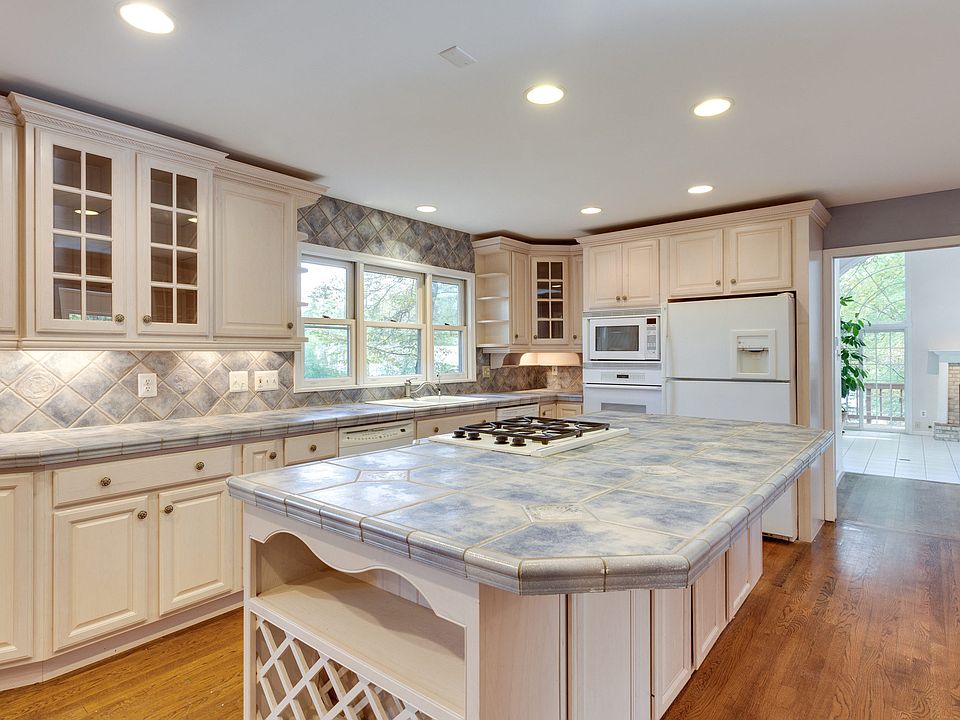 1st image of 6923 Williamsburg Blvd