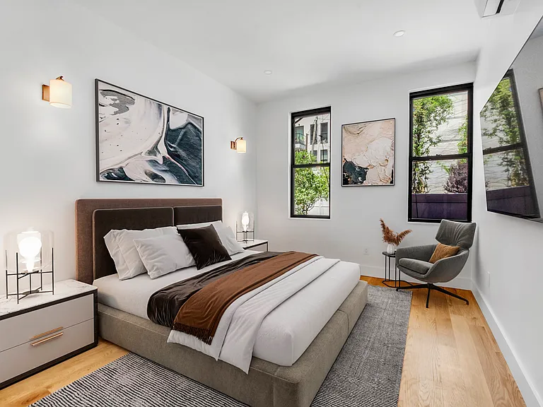 237 Ainslie St #1 — Photo 5