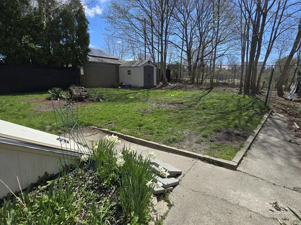 22 Rodney St #2, New Bedford, MA 02744