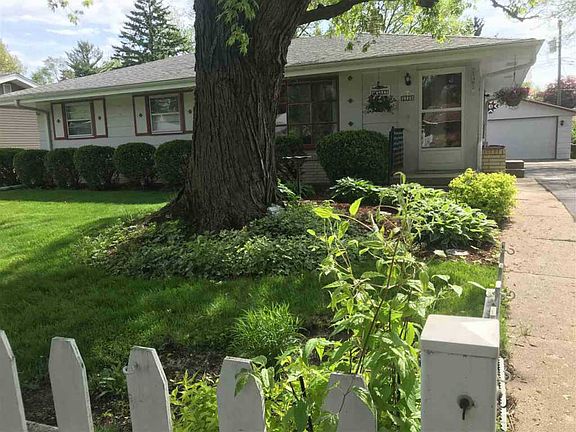 2nd image of 2328 Holmes St