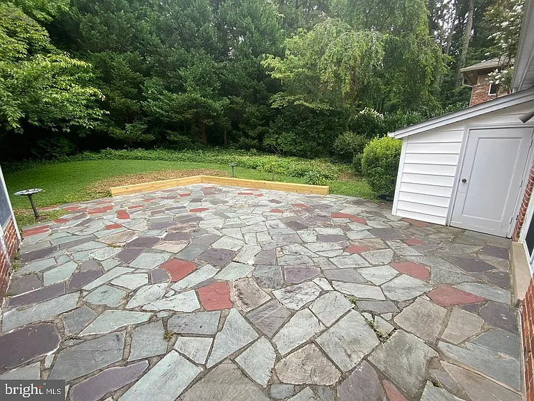 6411 E Halbert Rd — Photo 20