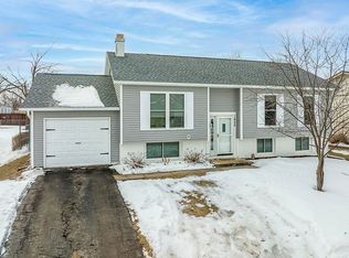1625 Brookdale Ln NE, Cedar Rapids, IA 52402