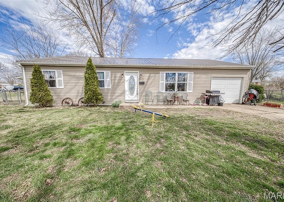 1st image of 415 Hutchinson Dr
