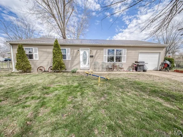 415 Hutchinson Dr, Rolla, MO 65401