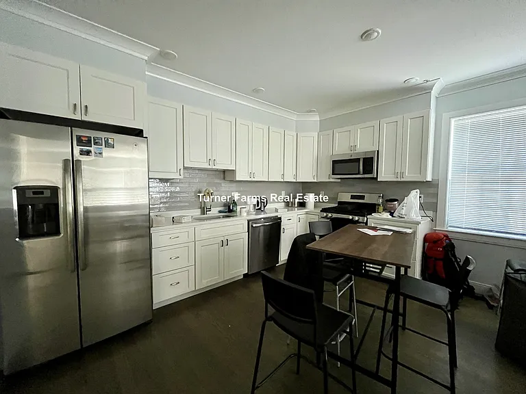 79 Linden St #2 — Photo 2