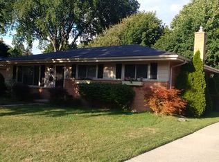 14666 Country Club Dr, Livonia, MI 48154