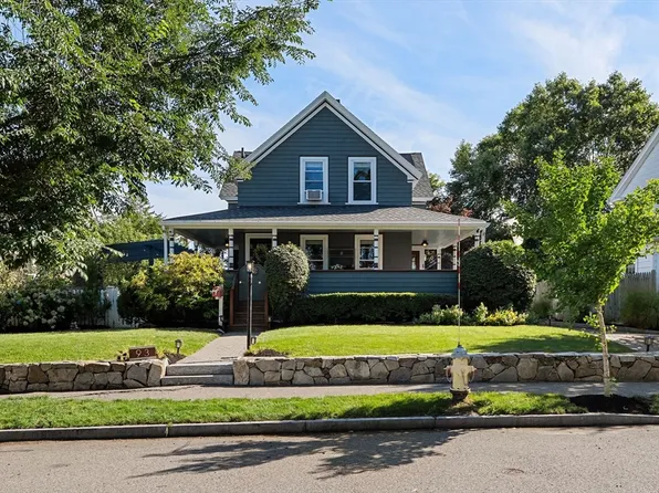 93 Albatross Rd, Quincy, MA 02169