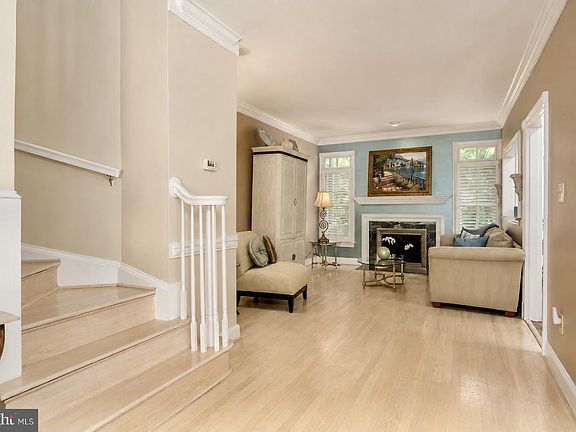 4th image of 2164 Wolftrap Ct