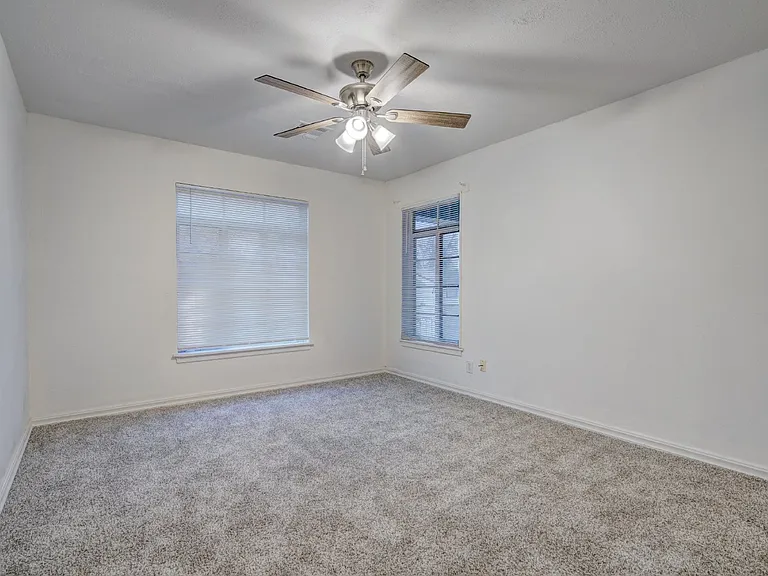 2701 NW 48th St — Photo 54