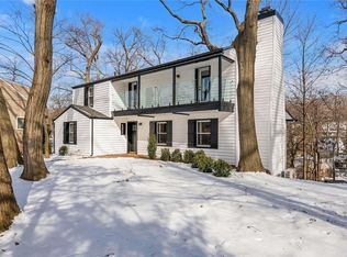 22 Briarcliff Dr, Port Washington, NY 11050