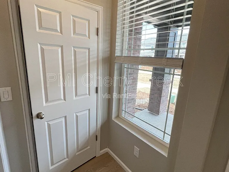 741 N Tempe St — Photo 13