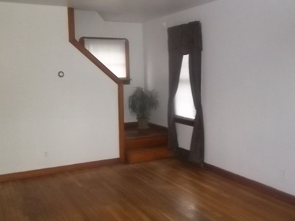 5th image of 564 Wilbur Ave