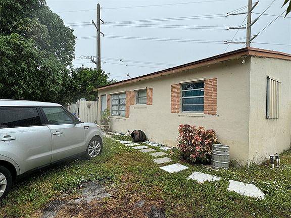 2nd image of 1211 NE 32nd Street