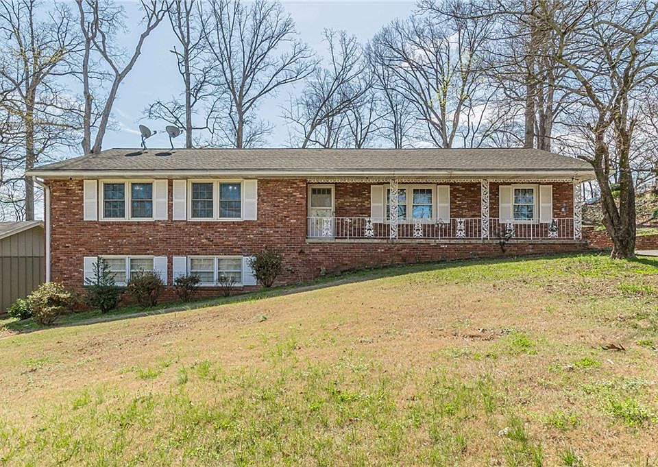 1st image of 2110 Lavista Cir