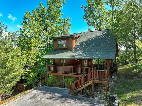2nd image of 1671 Mountain Lodge Way